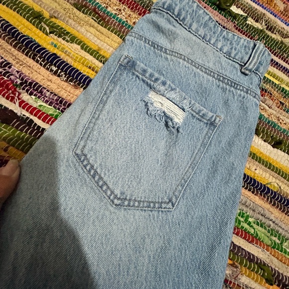 Basic Mom Jeans - Picture 3 of 5